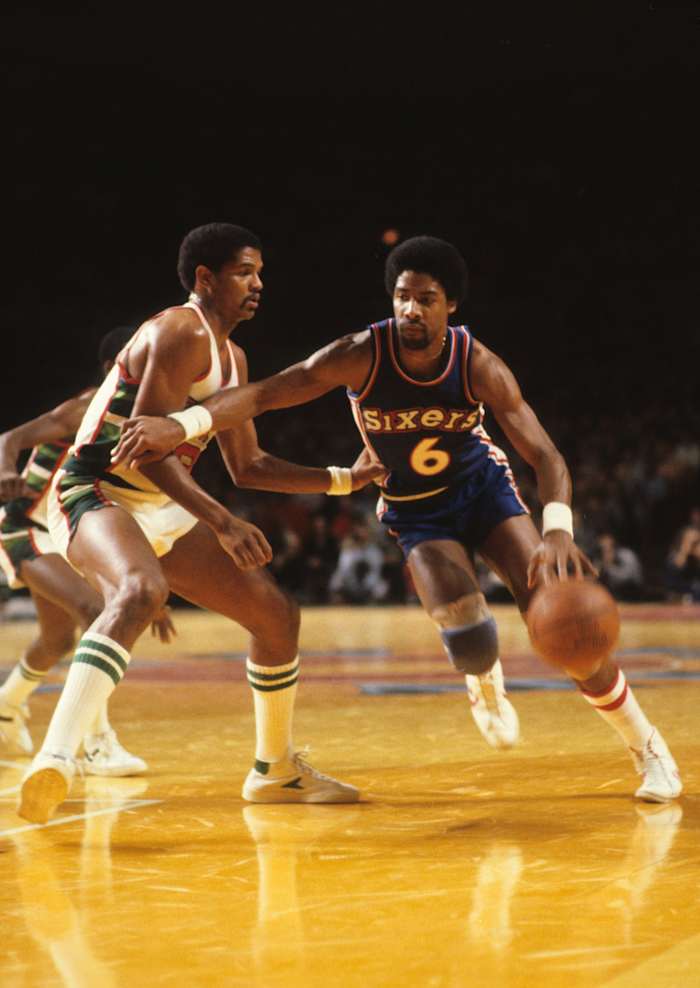 Philadelphia 76ers forward Julius Erving (6) against the Milwaukee Bucks